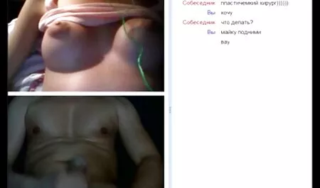 大きなおっぱい熟女は男のボルトに彼女の唇を滑らせ、兼のために彼女の口を開きます 女 ひとり エッチ 動画