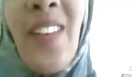 ガレージでクソ セックス 動画 女の子