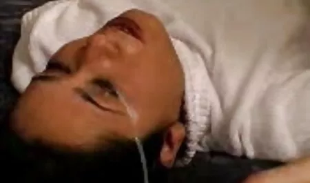 甘い姉妹おばあちゃんの朝のベッドルーム エッチ な 動画 女性