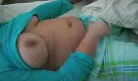 女の子とともに巨乳シャワーで エロ 動画 女性 安心