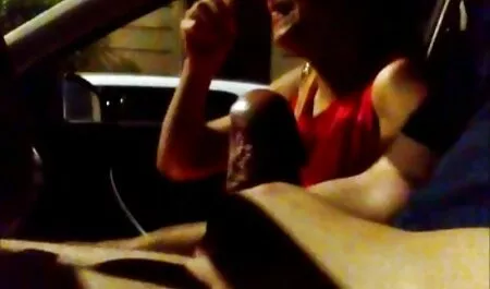 クローゼットの中に羽L.ストリップと女性 女の子 えっち 動画