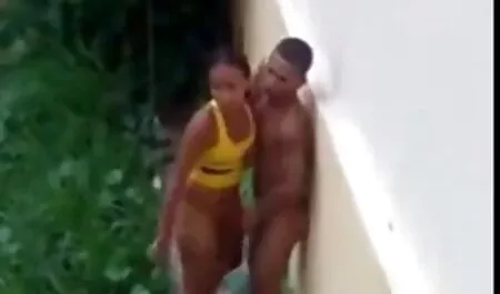二つのジューシーなチェコの女の子fisting、その古いソファー 一人 エッチ 女 動画