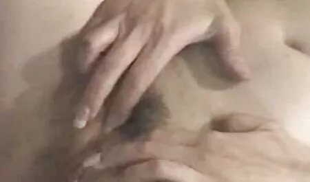 三人の美しい人々が興奮します 動画 女性 h