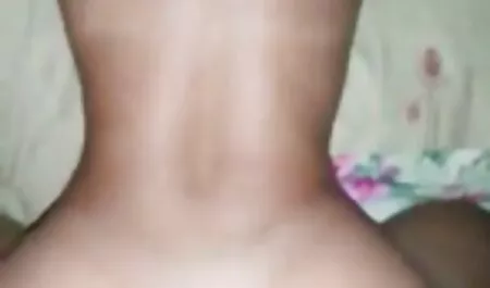 二つの金髪の女の子と茶色の髪 女性 の アダルト 動画