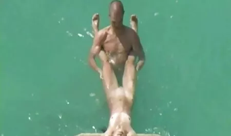 ボインの金髪教師の夏Brielle 女性 安心 エロ 動画