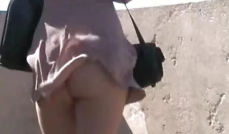 ソファの上の男、姉妹、弾性お尻を持つ巨乳な女性 かわいい 女 セックス 動画
