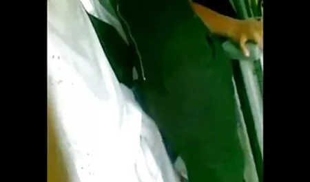巨乳の上に 女性 h 安心