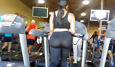 ロシアの十代はベッドの上で彼女の彼氏を吸う 女性 の 見る エロ 動画