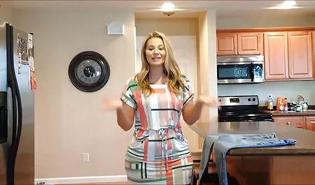 学生は短いスカートを着る 女の子 えろ 動画